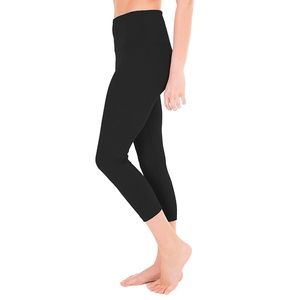 90 Degree Capri Leggings